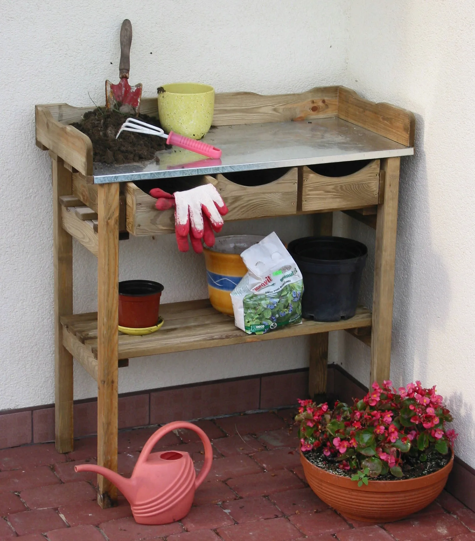 STOLIK 3 SZUFLADY - obrazek 9