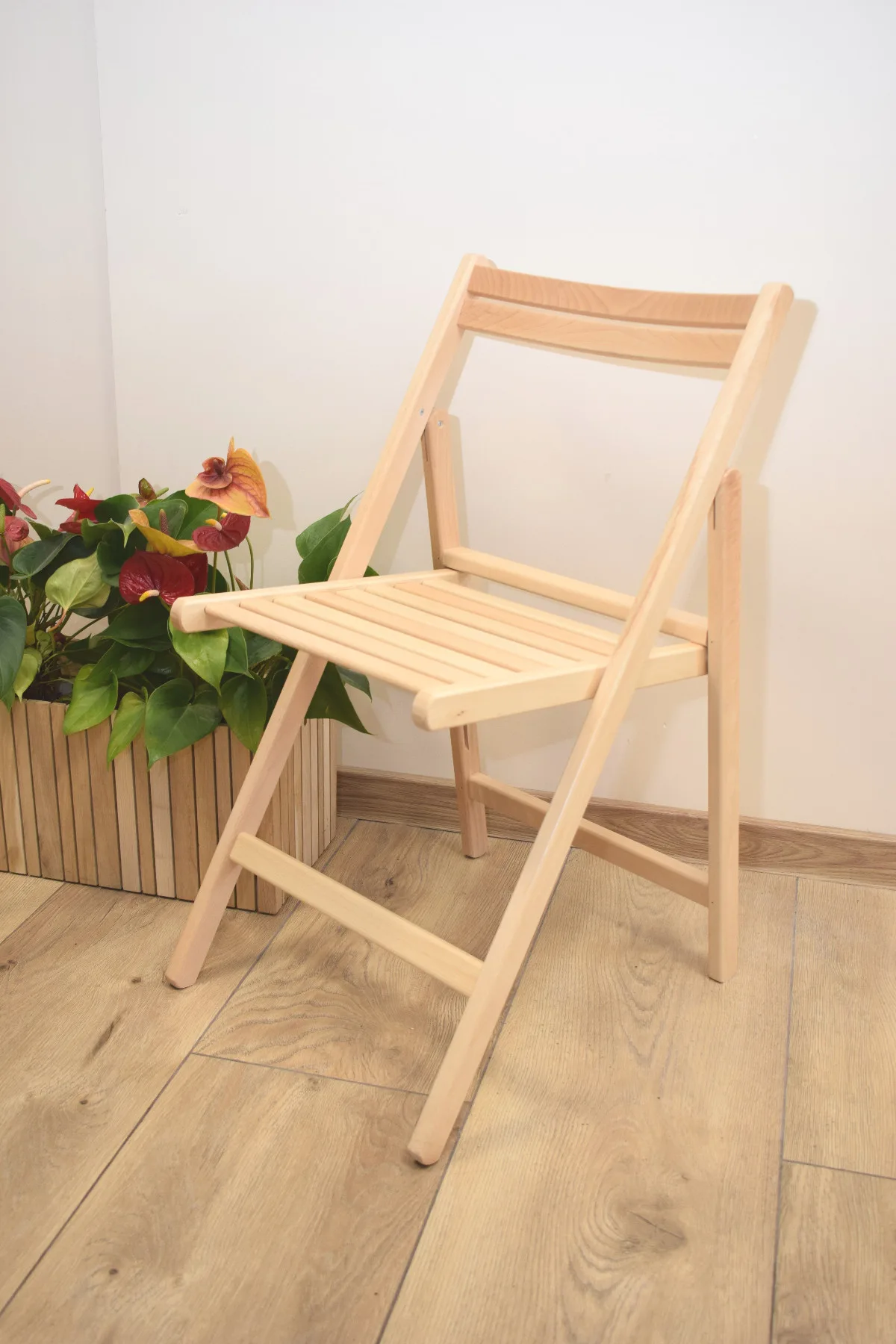 Krzesło składane bezbarwne - obrazek 4