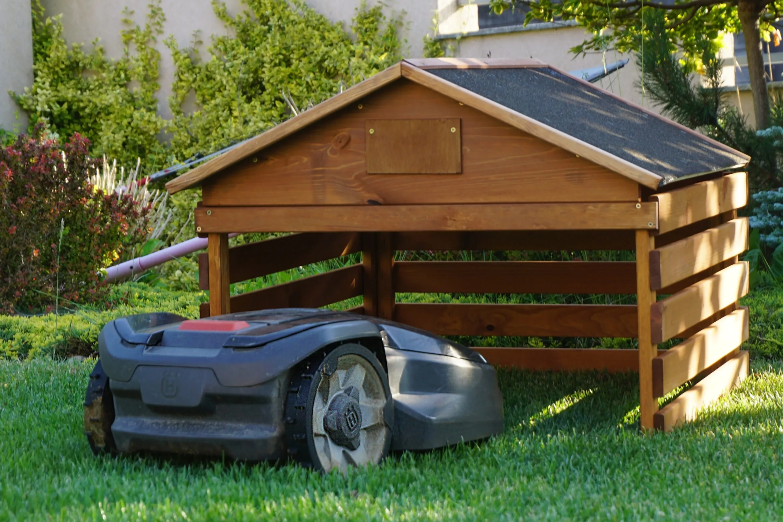 GARAŻ DLA ROBOTA KOSZĄCEGO DWUSPADOWY - obrazek 3